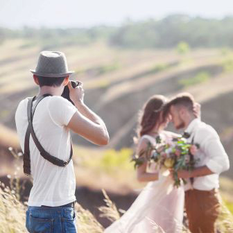 1_0008_1583100207_6-p-svadebnie-fotografi-za-rabotoi-10